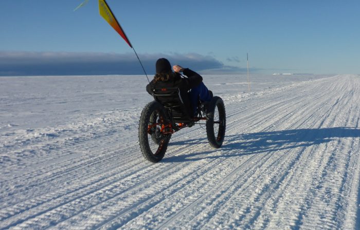 Das ICE FULL FAT Fattrike auf der Neumayer 3 Forschungsstation in der Antarktis.