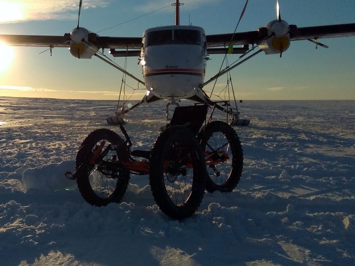 Das ICE FULL FAT Fattrike auf der Neumayer 3 Forschungsstation in der Antarktis.